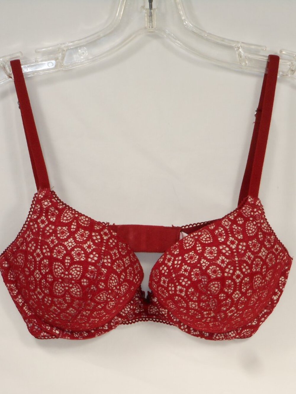 Victoria's Secret push up bra. size 32D